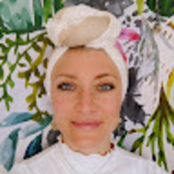 Meet your Posher, Nichole - Picture 1 of 1